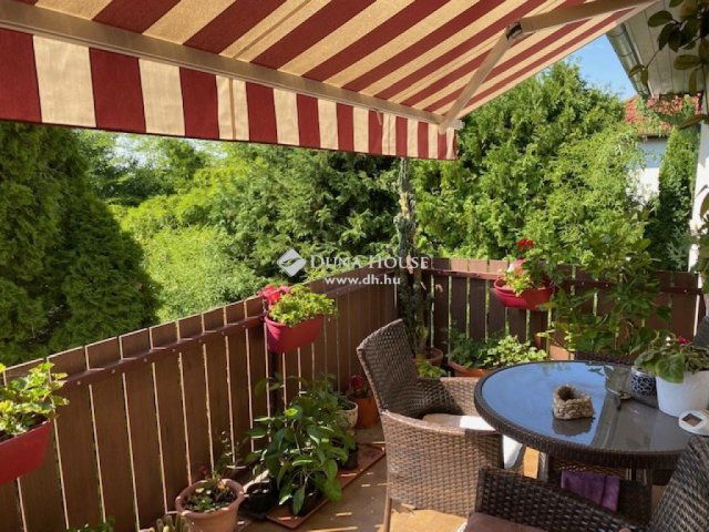 Eladó családi ház, Pécsett 381 M Ft, 6 szobás