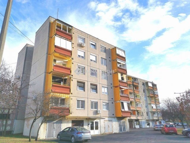 Eladó panellakás, Dorogon 53 M Ft, 3 szobás