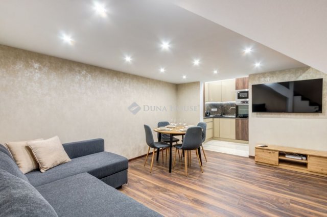 Eladó téglalakás, VI. kerületben, Székely Bertalan utcában