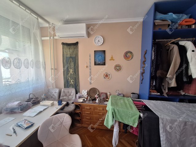 Eladó téglalakás, Ajkán 41.9 M Ft, 3 szobás