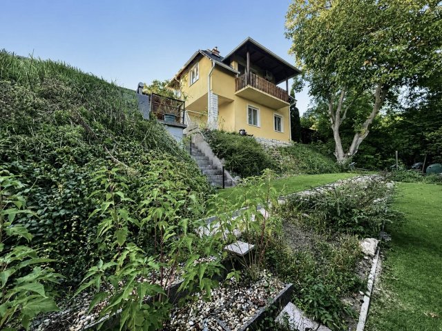 Eladó nyaraló, Szentendrén 114.9 M Ft, 3 szobás