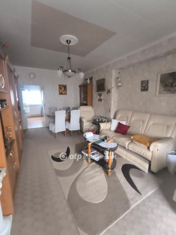 Eladó téglalakás, Salgótarjánban 18.5 M Ft, 2 szobás