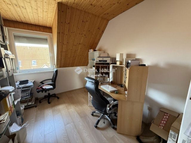 Eladó sorház, Pécsett 119.9 M Ft, 2+1 szobás
