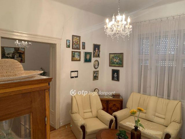 Eladó családi ház, Zagyvarékason 13.5 M Ft, 2 szobás