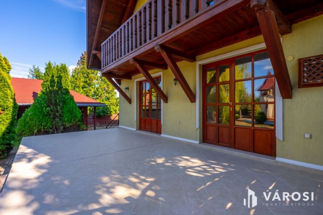 Eladó családi ház, Kőröshegyen 149 M Ft, 7 szobás