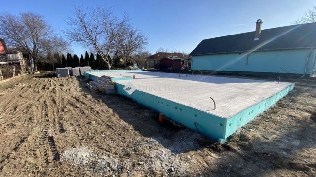 Eladó családi ház, Felsőpakonyban 125 M Ft, 5 szobás