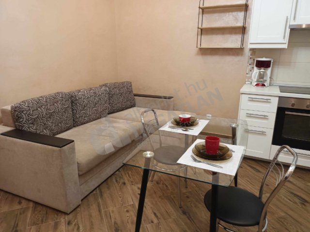 Kiadó téglalakás, albérlet, VI. kerületben, Szondi utcában