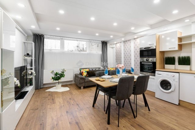 Eladó családi ház, Budapesten, XII. kerületben 395 M Ft