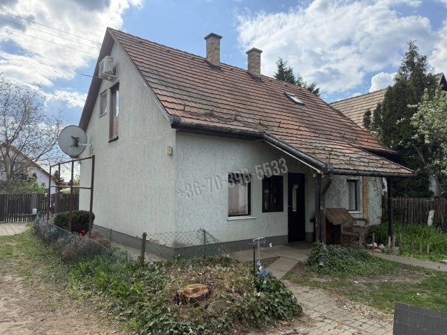 Eladó családi ház, Gödöllőn 80 M Ft, 3 szobás