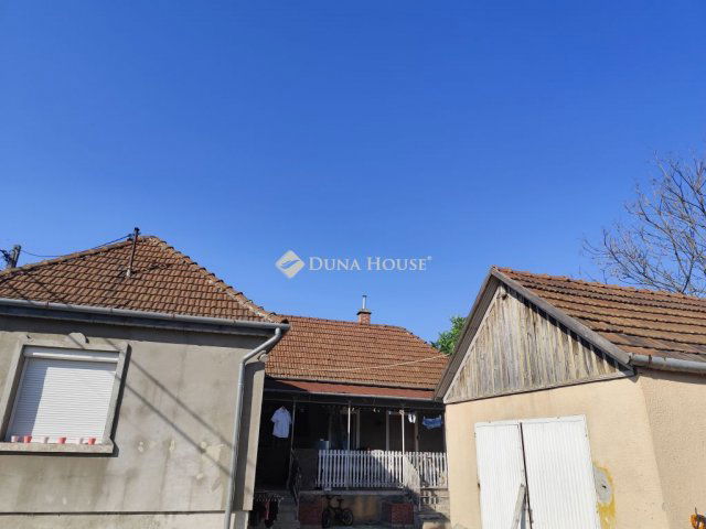 Eladó családi ház, Dunaharasztin 24.9 M Ft, 2 szobás