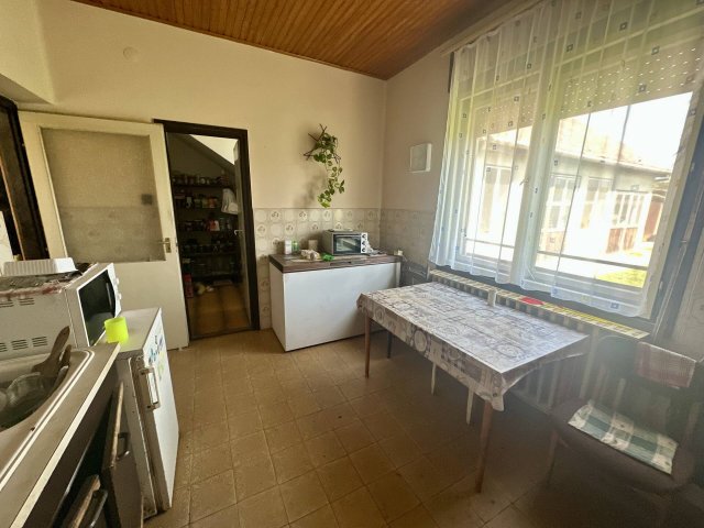 Eladó családi ház, Mesztegnyőn 45 M Ft, 6 szobás