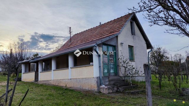 Eladó mezogazdasagi ingatlan, Pázmándon 19.9 M Ft, 1 szobás