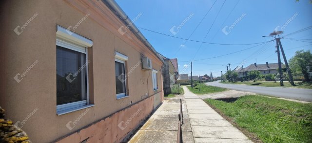 Eladó családi ház, Csokonyavisontán 41.9 M Ft, 6 szobás