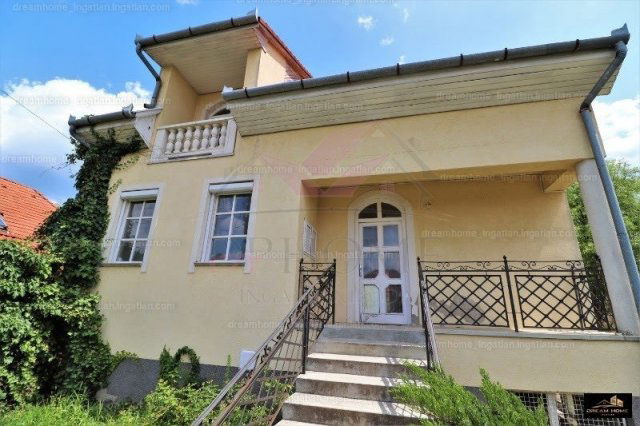 Eladó családi ház, Debrecenben 120 M Ft, 5 szobás