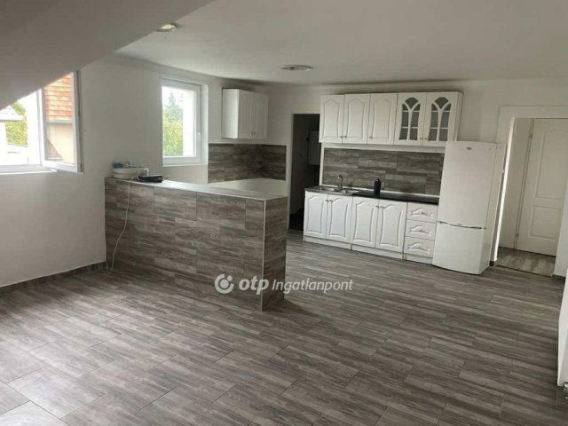 Eladó családi ház, Szigethalmon 89 M Ft, 6 szobás