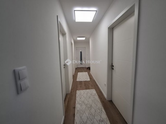 Eladó téglalakás, Szigethalmon 75 M Ft, 3 szobás