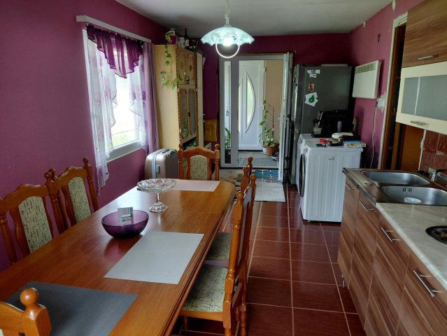 Eladó családi ház, Császáron 36.9 M Ft, 2 szobás