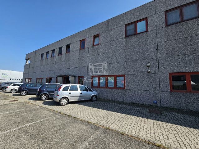 Eladó ipari ingatlan, Szigetszentmiklóson 950 M Ft