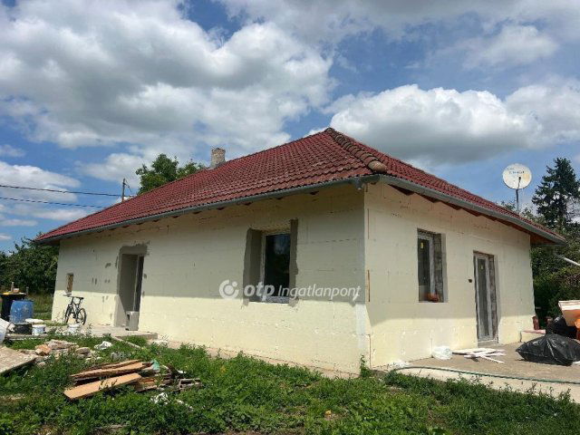 Eladó családi ház, Perkátán 55 M Ft, 3 szobás