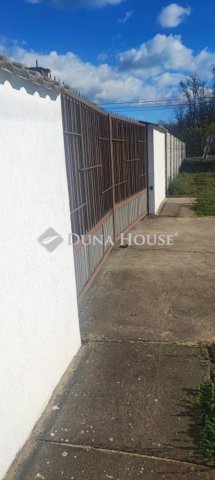 Eladó családi ház, Tóalmáson 90 M Ft, 3 szobás