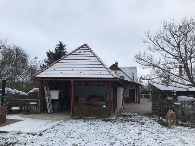 Eladó családi ház, Mohán 89.99 M Ft, 5 szobás