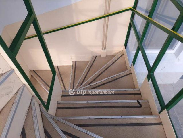 Kiadó iroda, Pakson 493 E Ft / hó / költözzbe.hu