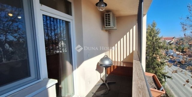 Eladó téglalakás, Kecskeméten 86 M Ft, 4 szobás