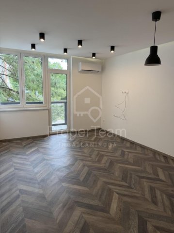 Eladó téglalakás, Oroszlányban 35 M Ft, 3 szobás
