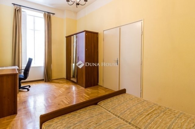 Eladó téglalakás, Budapesten, V. kerületben 120 M Ft, 3 szobás