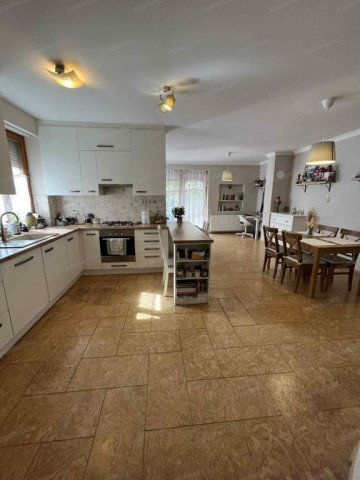 Eladó családi ház, Helvécián 89.9 M Ft, 4 szobás