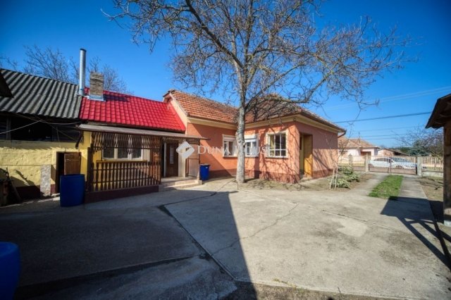 Eladó családi ház, Újszilváson 29.9 M Ft, 3 szobás