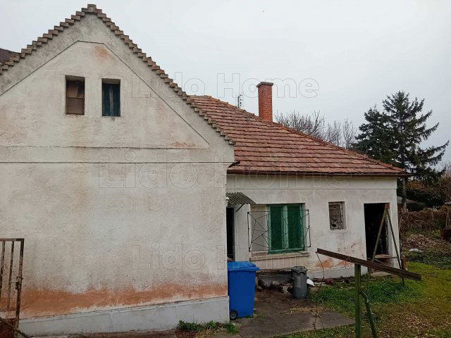 Eladó családi ház, Balatonfüreden 75 M Ft, 7 szobás