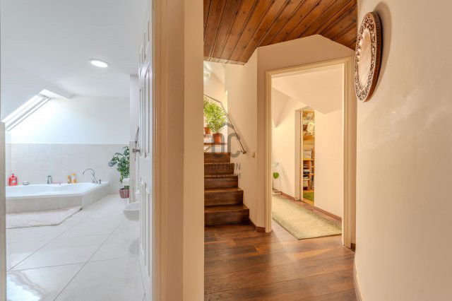 Eladó családi ház, Vecsésen, Tó utcában 164.9 M Ft, 6 szobás