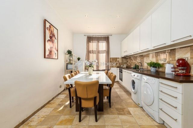 Eladó téglalakás, Budapesten, VI. kerületben 189.9 M Ft