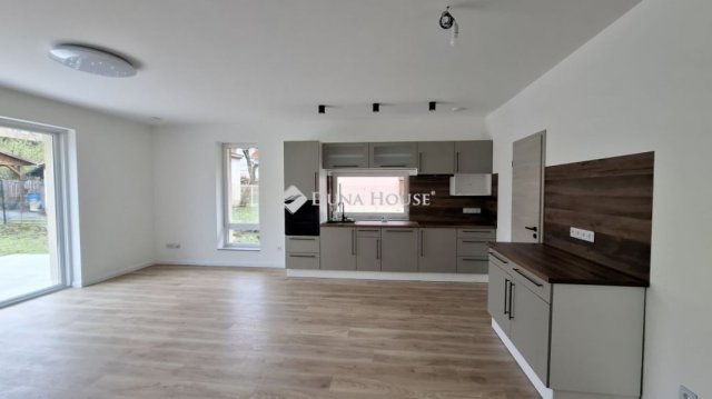 Eladó családi ház, Budapesten, XVI. kerületben 239 M Ft