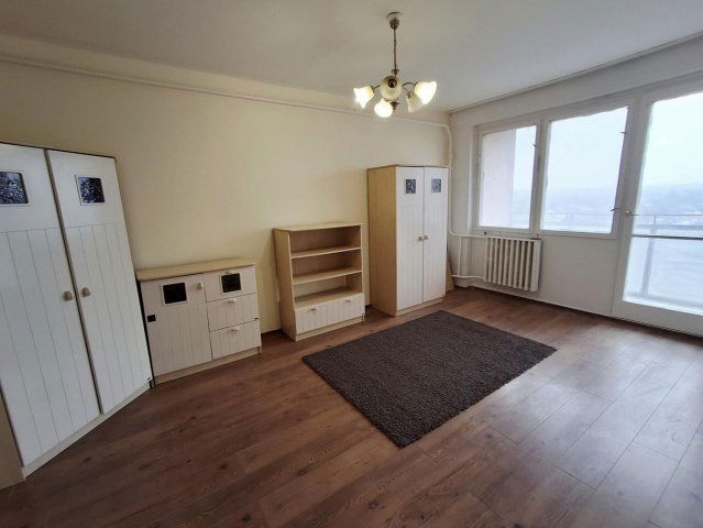 Eladó panellakás, Tatabányán 41.99 M Ft, 2 szobás