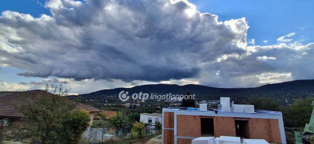 Eladó téglalakás, Budapesten, III. kerületben 136.9 M Ft