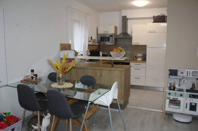 Eladó téglalakás, Sopronban 82 M Ft, 2 szobás