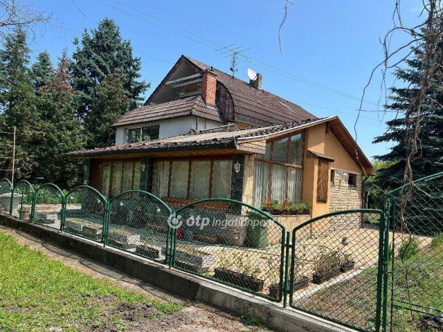 Eladó családi ház, Szigethalmon 199.9 M Ft, 5+2 szobás