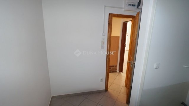 Kiadó üzlethelyiség, Zalaegerszegen 250 E Ft / hó