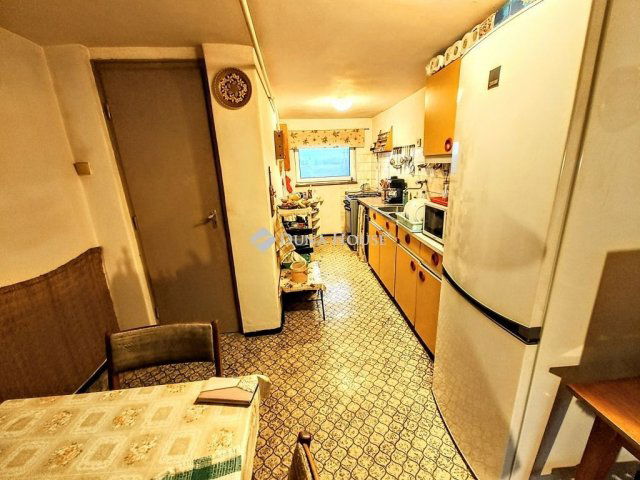 Eladó családi ház, Szegeden 90 M Ft, 4 szobás