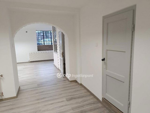 Eladó üzlethelyiség, Budapesten, XI. kerületben 84.9 M Ft