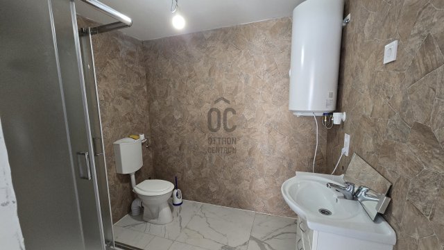 Eladó családi ház, Poroszlón 32.5 M Ft, 2 szobás