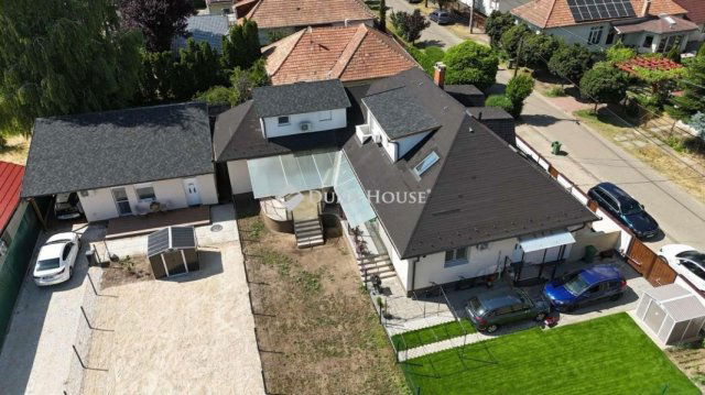 Eladó téglalakás, Vecsésen 80.5 M Ft, 4 szobás