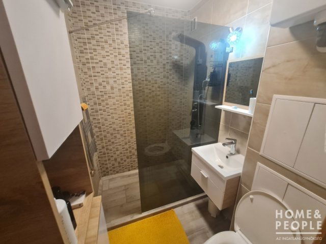 Eladó téglalakás, Szegeden 50.2 M Ft, 2 szobás