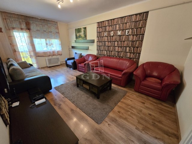 Eladó téglalakás, Baján 28.5 M Ft, 1+1 szobás