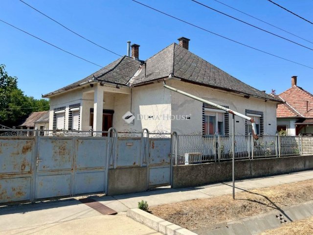 Eladó családi ház, Németkéren 32.9 M Ft, 3 szobás