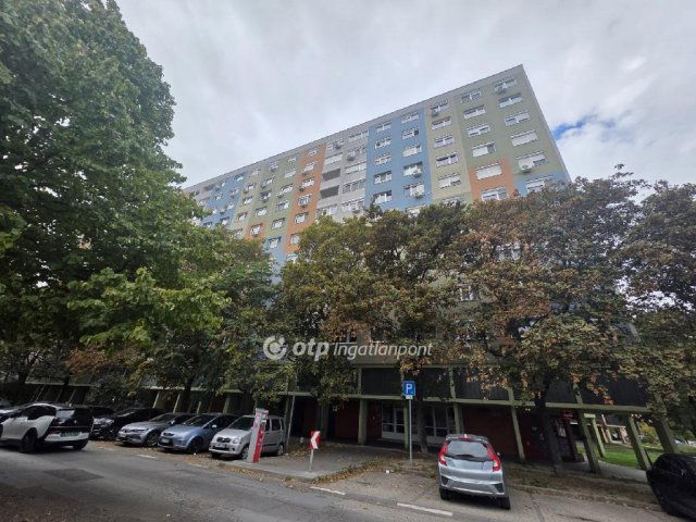 Eladó panellakás, Budapesten, III. kerületben 81.99 M Ft