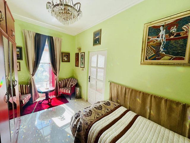 Eladó családi ház, Vácon 95 M Ft, 3 szobás