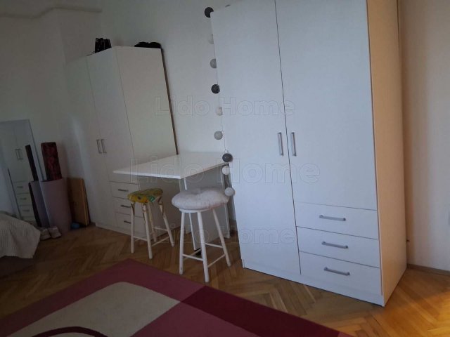 Eladó téglalakás, Veszprémben 36.9 M Ft, 1 szobás